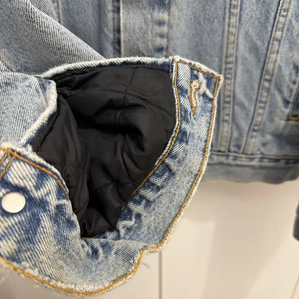 VTG Levi’s 70614 Denim Trucker Jean Jacket, Red Plaid Lining,‎ Faded/Thrashed
